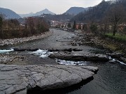 84 Dal Ponte Vecchio di Zogno vista sul Brembo